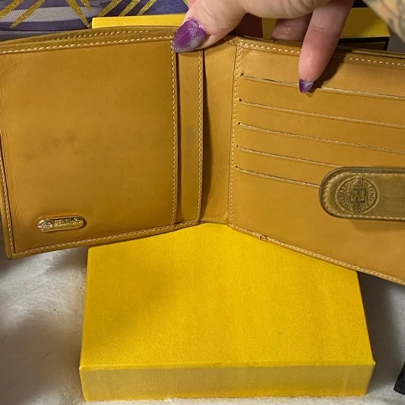 GUC Vintage Fendi Zucca Bifold Wallet w/Box and Dustbag - Picture 5 of 8